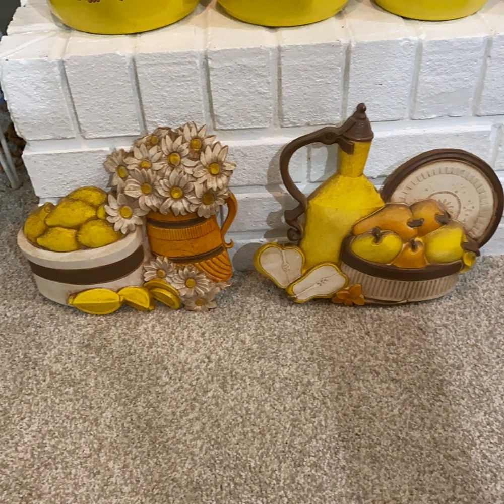 Vintage kitchen wall plaques